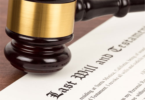 last will and testament and court gavel